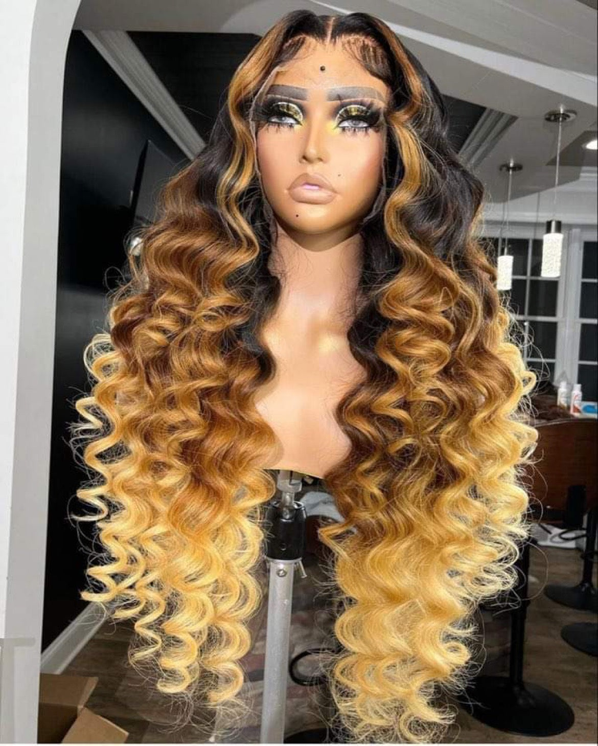 Transparent Highlighted Body Wave
